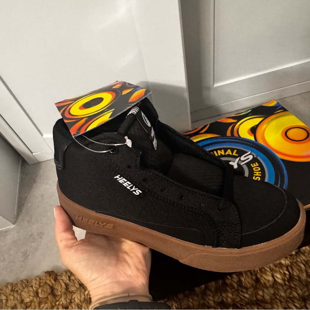 Heelys Kids Shoes with Wheels